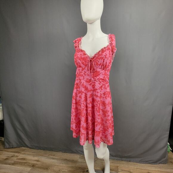 Urban Outfitters Mini Dress XXL Flocked Floral Sweetheart BRAT Style - Picture 1 of 8